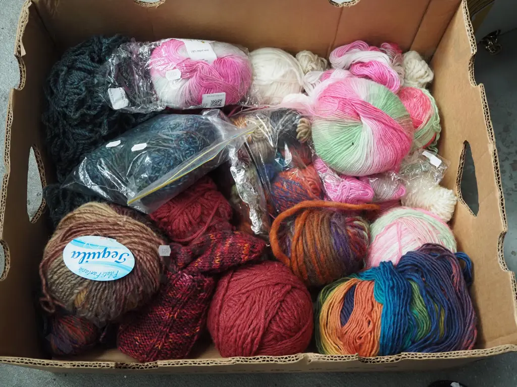 box of knitting yarn Image 1++
