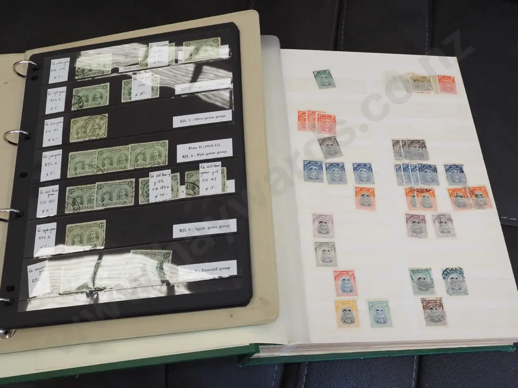 stamp catalogue, 2x stamp albums Image 1++