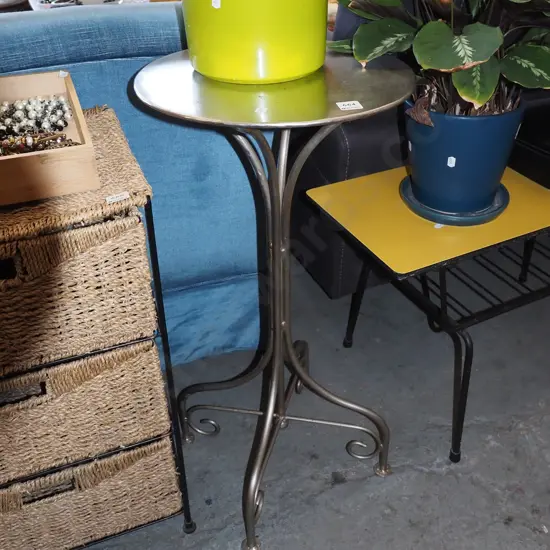 metal jardiniere stand H720