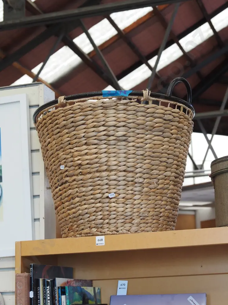 large seagrass basket H400 Image 1++