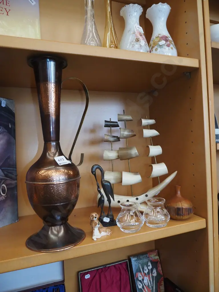 animal horn model sailing boat, copper ewer vase, small crystal bowls H410 Image 1++