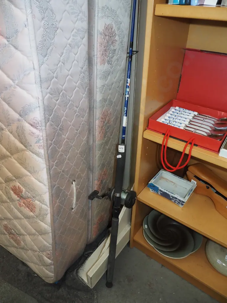 fishing rod and reel Image 1++