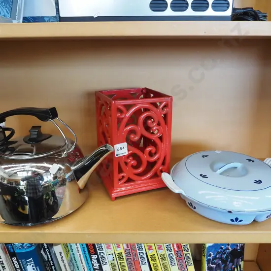 cast iron and enamel segmented baking dish, utensil holder, electric kettle
