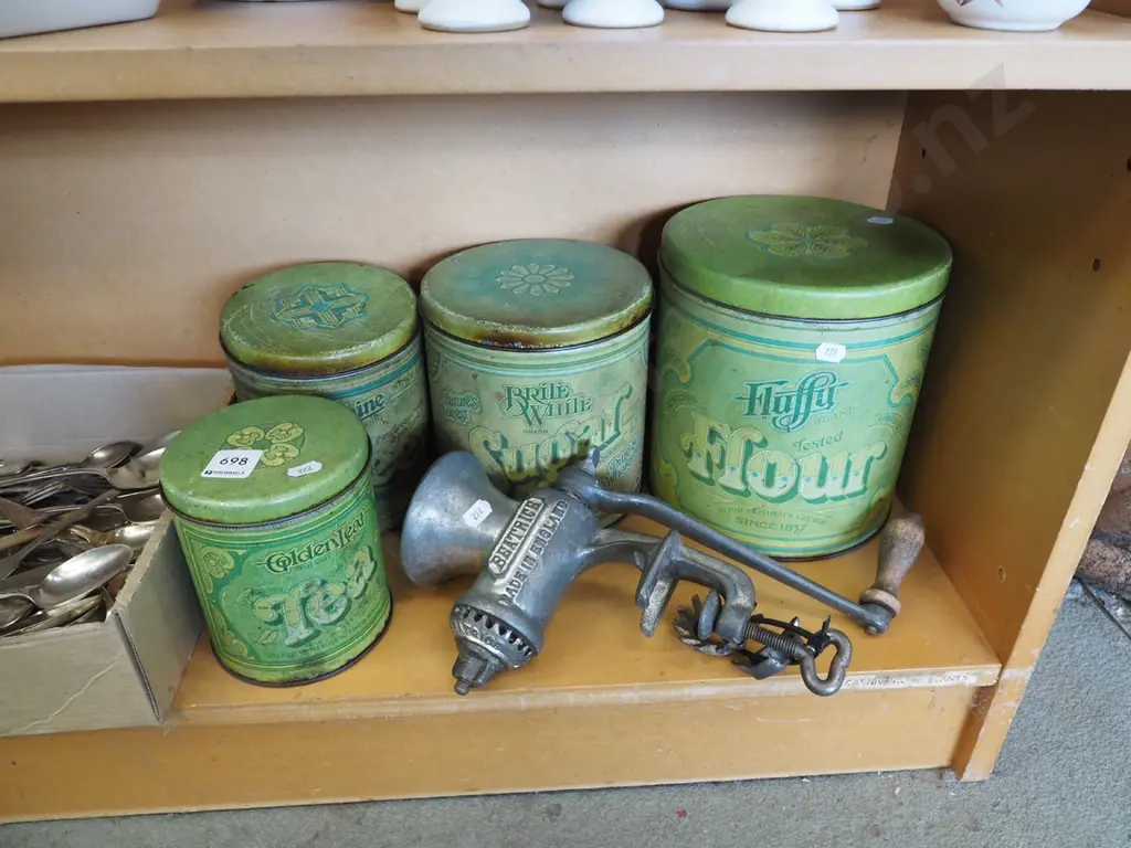 bench top mincer, storage tines Image 1++