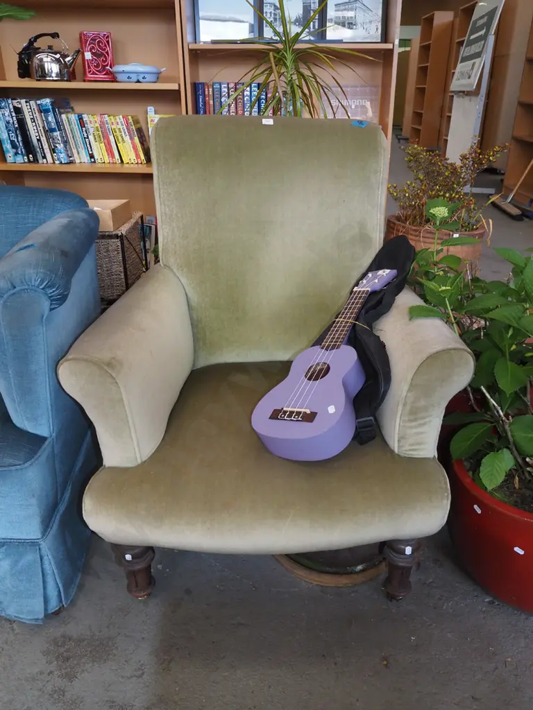 Edwardian turned leg armchair on enamel casters Image 1++