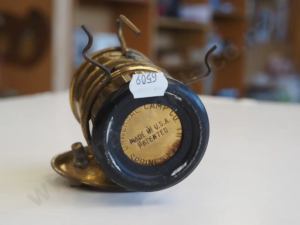 vintage American Universal Lampco miners lantern Image 1++