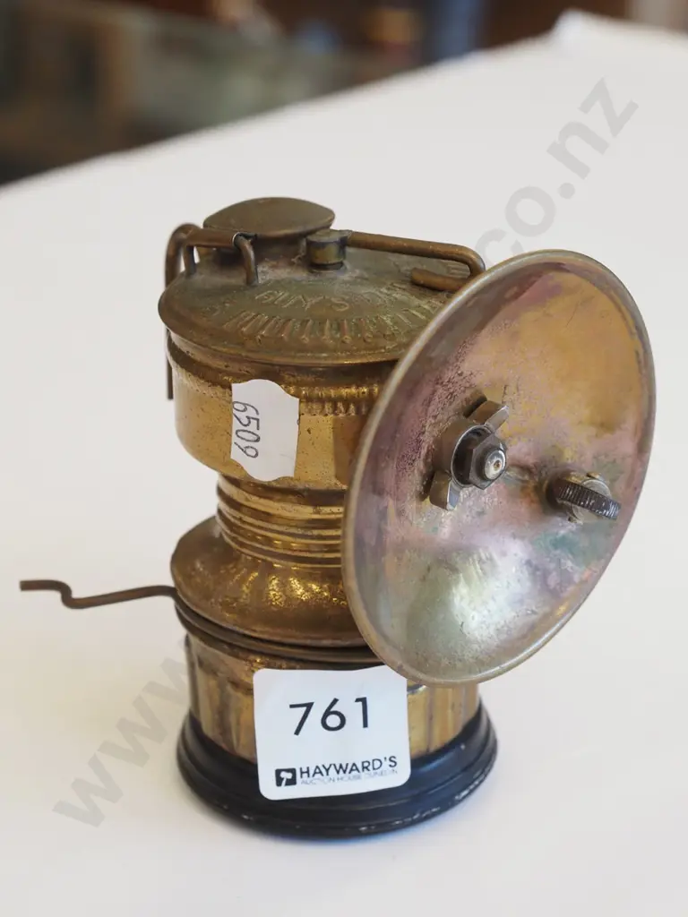 vintage American Universal Lampco miners lantern Image 1++