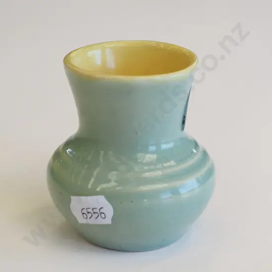 Crown Lynn vase H70