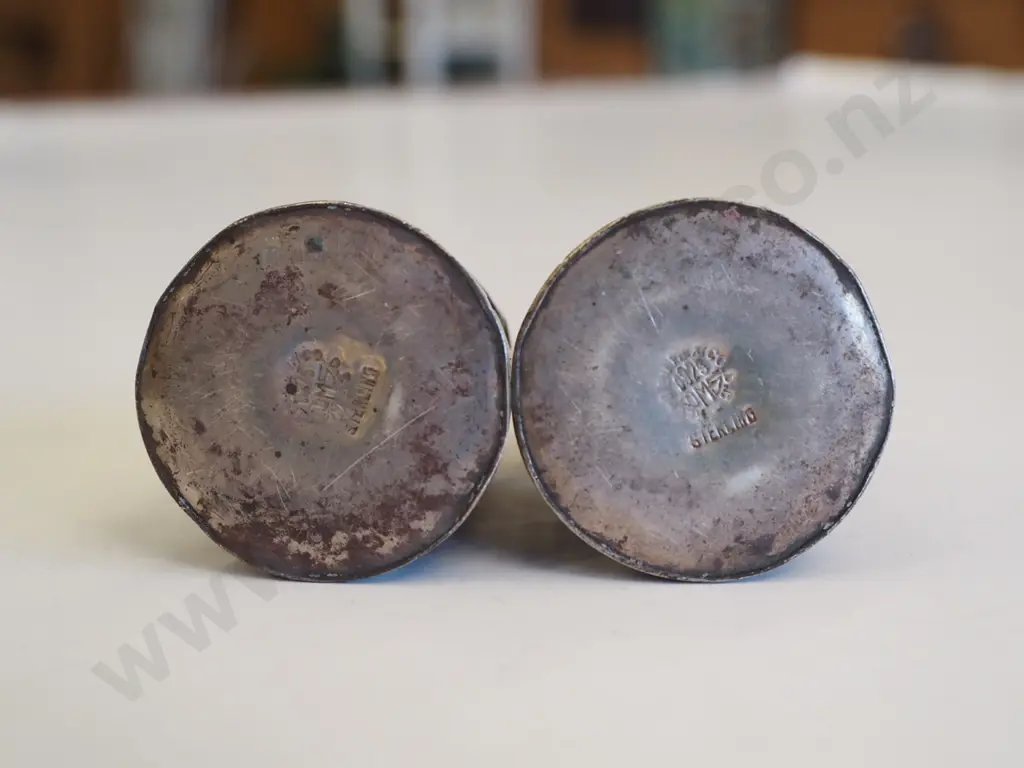 2x sterling silver and glass salt and peppers Image 1++