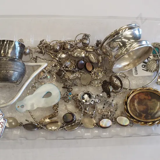 tray of napkin rings, costume jewellery etc