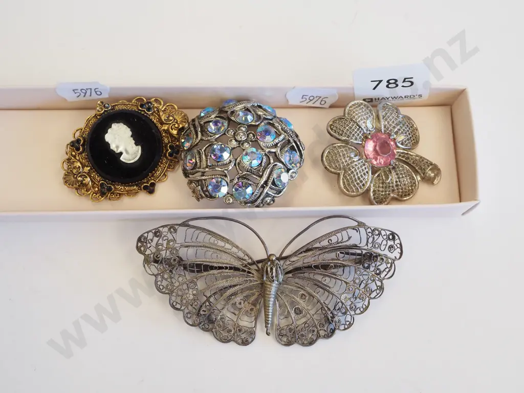 box of brooches Image 1++