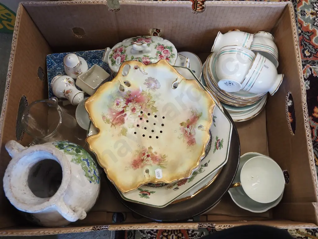 box; straining bowls, cups, saucer setc Image 1++