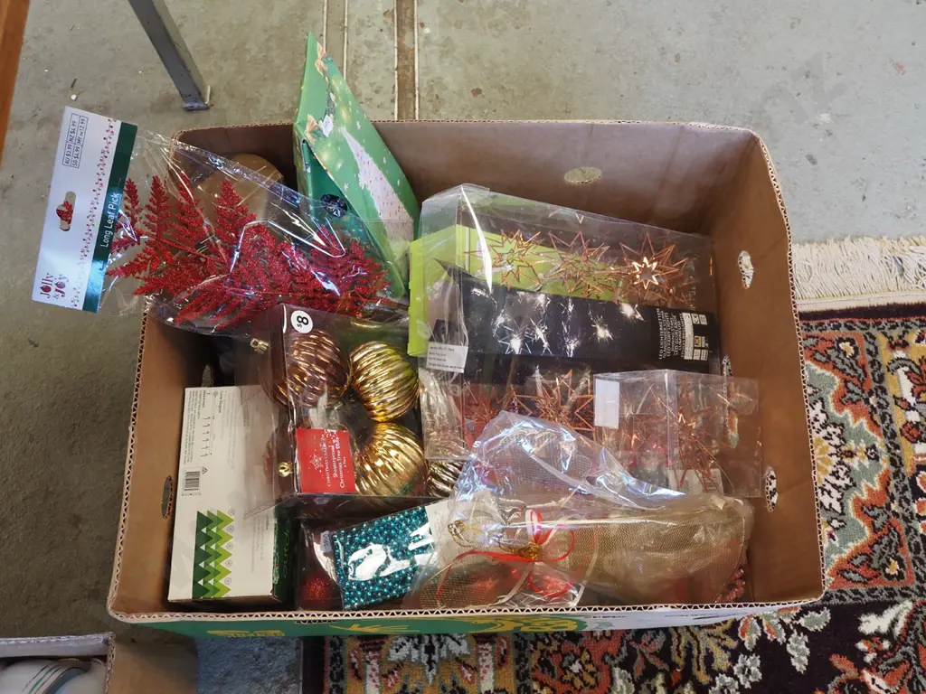 box; Xmas items Image 1++