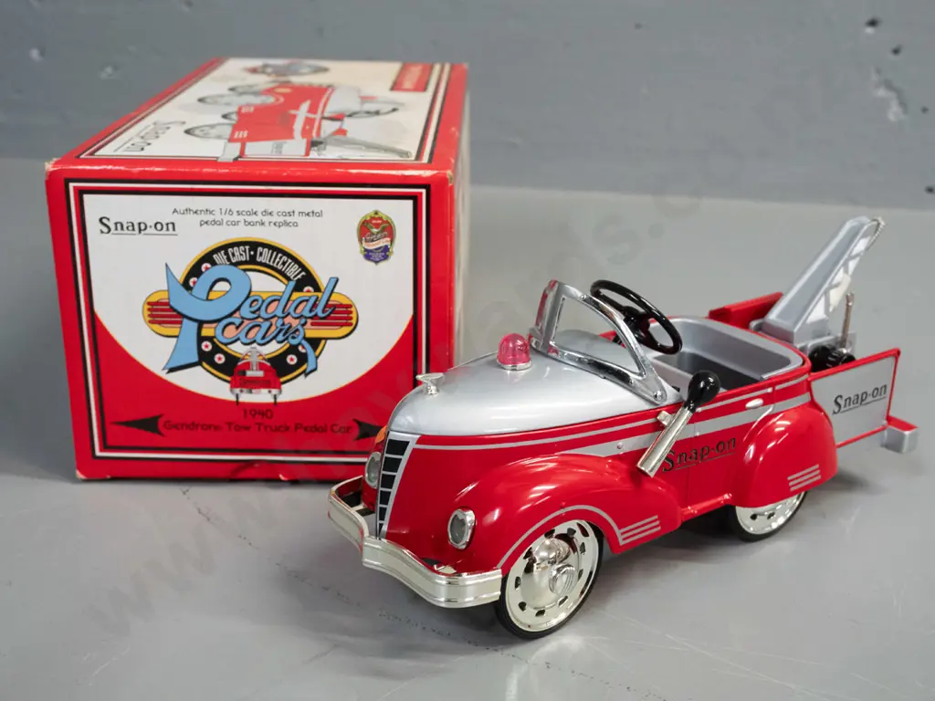 Snap-On Tools tow truck themed die-cast vintage pedal car car money bank with original box. L-220 Image 1++