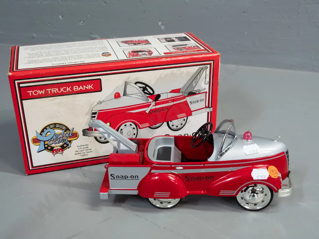 Snap-On Tools tow truck themed die-cast vintage pedal car car money bank with original box. L-220 Image 1++