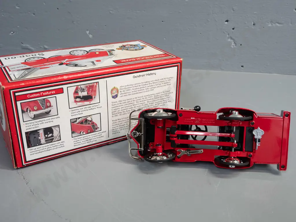 Snap-On Tools tow truck themed die-cast vintage pedal car car money bank with original box. L-220 Image 1++