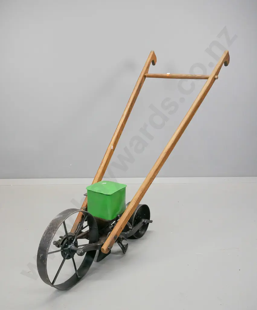 vintage american Planet Jr. No. 4 seed spreader, w/ elm wooden handles, has been restored H960 L1300 Image 1++