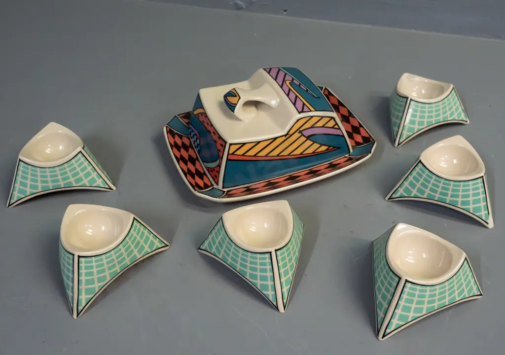1980s Rosenthal Dorothy Hafner "Flash" pattern tableware - covered butter dish L-195 W-150 and 6 egg cups, 2 egg cups Image 1++