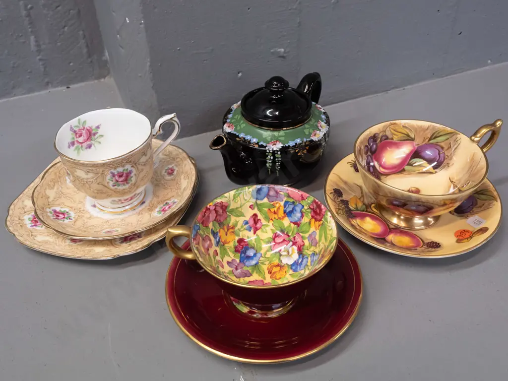 Royal Albert Devonshire Lace trio, 2 cups & saucers - Royal Winton and Aynsley - and a small hand-decorated teapot, no Image 1++