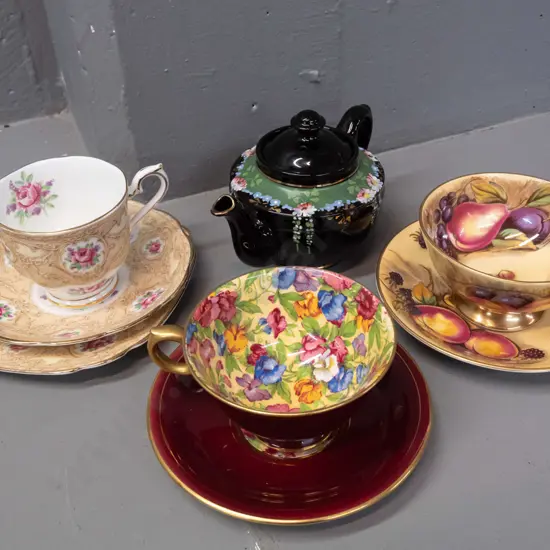 Royal Albert Devonshire Lace trio, 2 cups & saucers - Royal Winton and Aynsley - and a small hand-decorated teapot, no