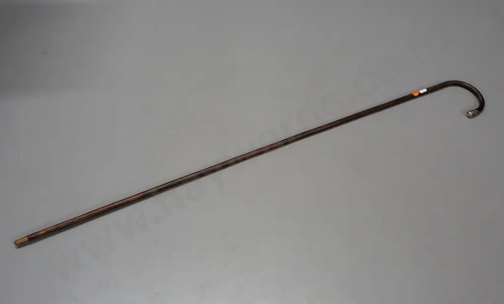 vintage cane with hallmarked sterling silver cap and brass ferrule - dents and split to silver cap L-920 Image 1++