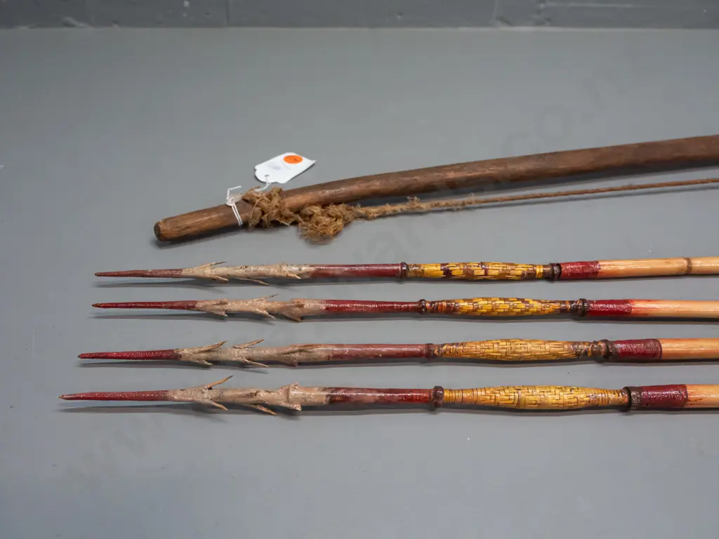 bow and 4 arrows with barbed cane-bound heads - Papua New Guinea - longest arrow L-1440 Image 1++