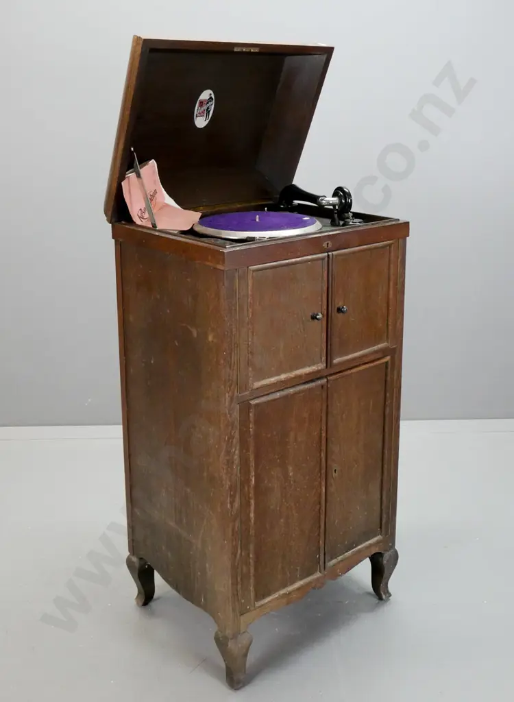 vintage Resonaphon wind up gramophone in oak cabinet - mechanism going but roughly, missing brake linkage, Image 1++