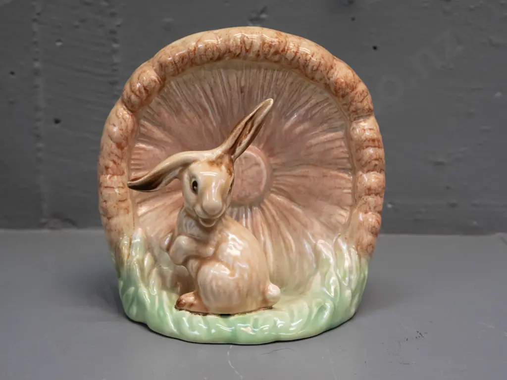 Sylvac bunny & sunflower vase No. 1510 - H145 W140 Image 1++