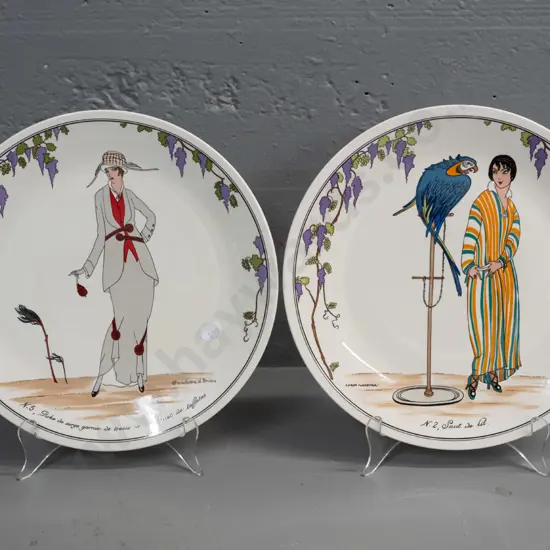 2 Villeroy & Boch "Design 1900" series dinner plates with vintage fashion theme - No. 2 and No. 5. Diameter 265. Fabric