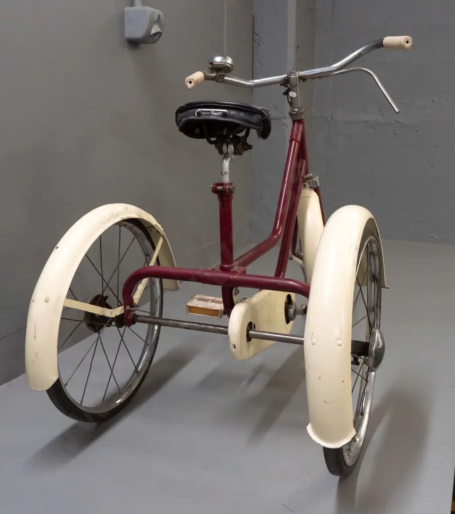 vintage tricycle with rear-wheel chain-drive and front caliper brake - no maker's marks, vinyl seat with "Deluxe Sport" Image 1++