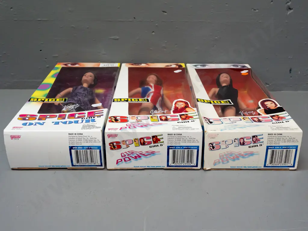 3 Spice Girls figures in original boxes - Galoob Toys - 1997 Geri, 1997 Victoria, 1998 "Spice Girls On Tour" Victoria. Image 1++