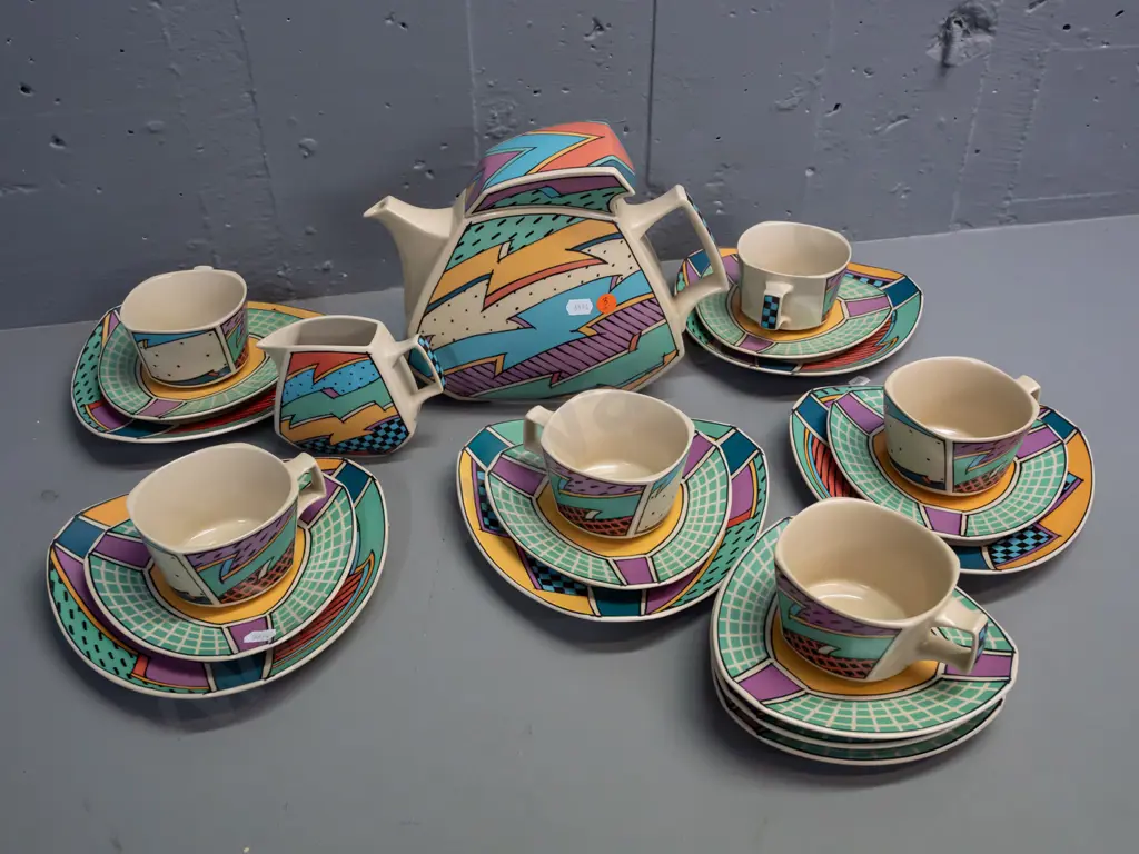 1980s Rosenthal Dorothy Hafner "Flash" pattern tea set with teapot, cream jug, 6 cups & saucers, 2 extra saucers and 5 Image 1++