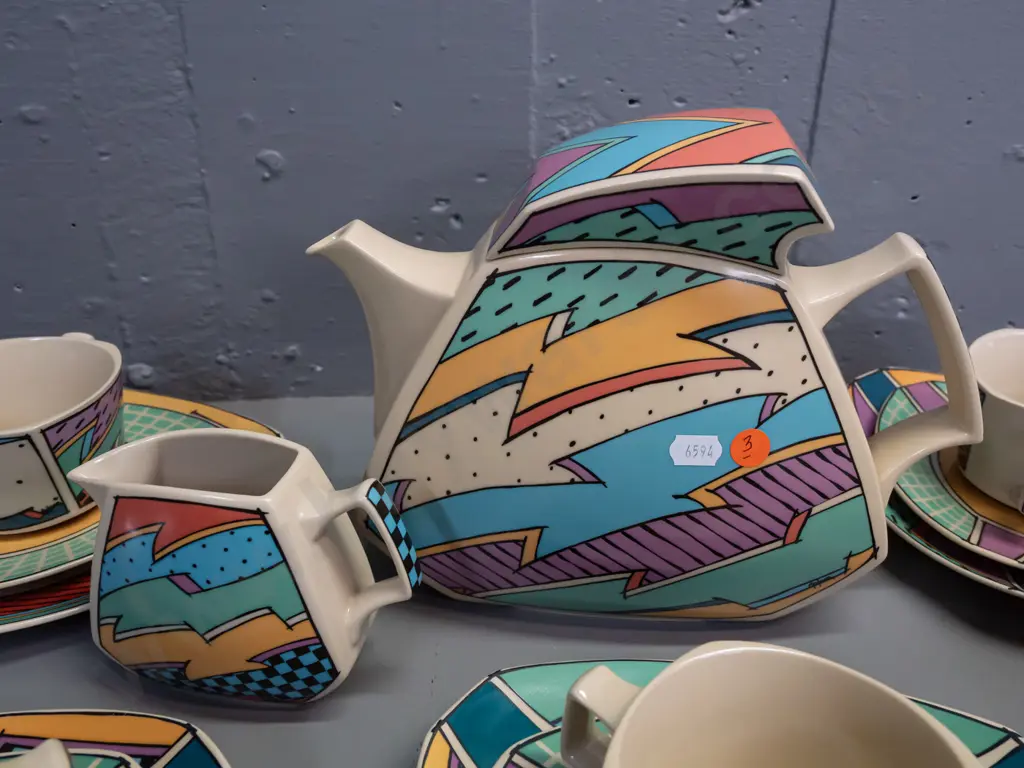 1980s Rosenthal Dorothy Hafner "Flash" pattern tea set with teapot, cream jug, 6 cups & saucers, 2 extra saucers and 5 Image 1++