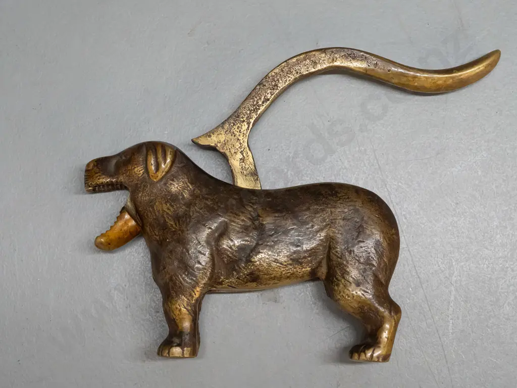 vintage heavy solid brass dog-shaped nutcracker. H-125 L-260 Image 1++