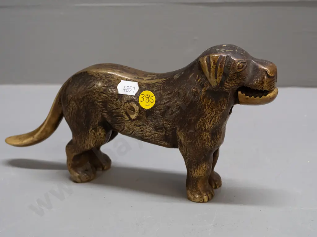 vintage heavy solid brass dog-shaped nutcracker. H-125 L-260 Image 1++