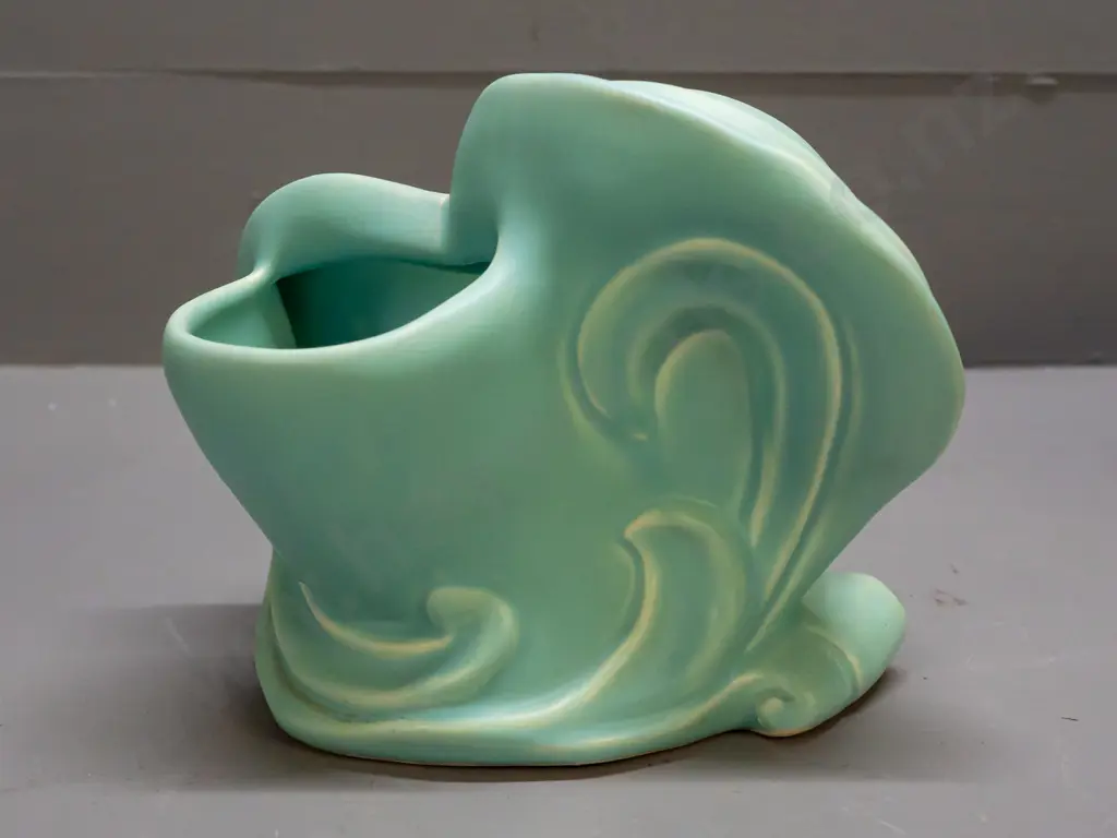 vintage nouveau wave shape Weller American studio pottery vase, marked P-10. H-140 D-190 Image 1++