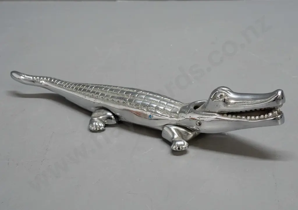 large chrome crocodile nutcracker L-390 Image 1++