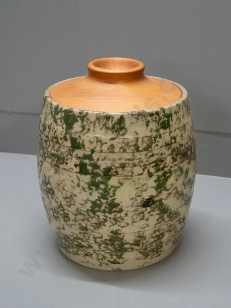 Stour Ware / Timaru Potteries wide-mouth crock with sponged glaze, wooden lid H-340 D-230 Image 1++