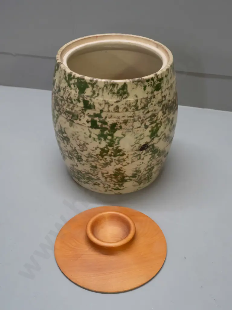 Stour Ware / Timaru Potteries wide-mouth crock with sponged glaze, wooden lid H-340 D-230 Image 1++