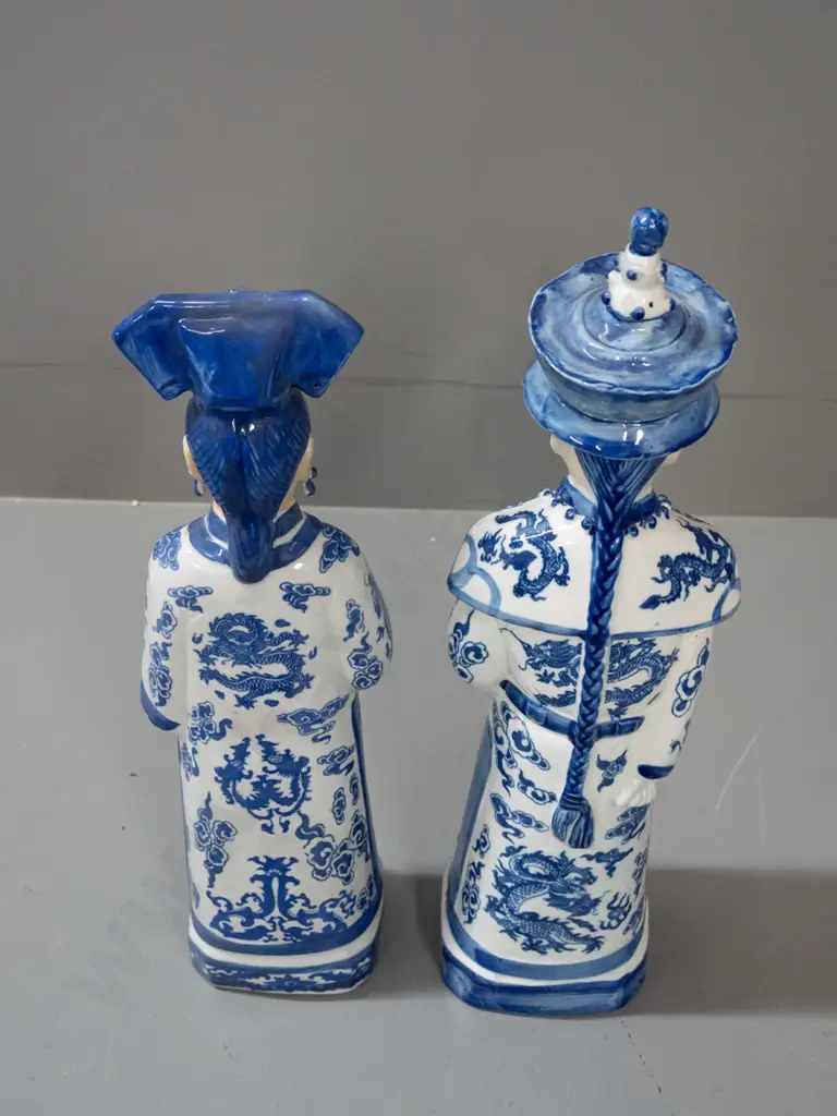 pair of Chinese blue and white figures - male and female - taller is H-380 Image 1++