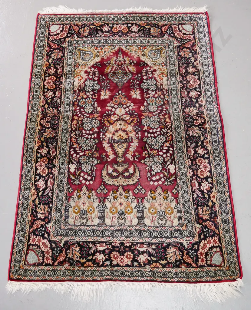 Persian style wool prayer rug - significant wear overall L-940 W-630 Image 1++