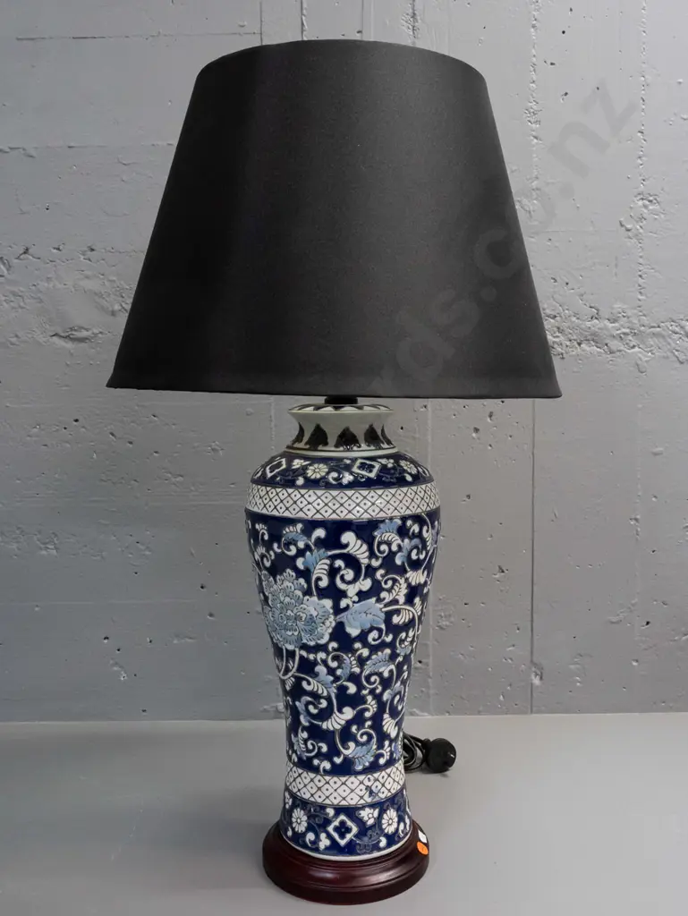 Chinese blue and white table lamp with wooden base with a black fabric shade H-740 D-410 Image 1++