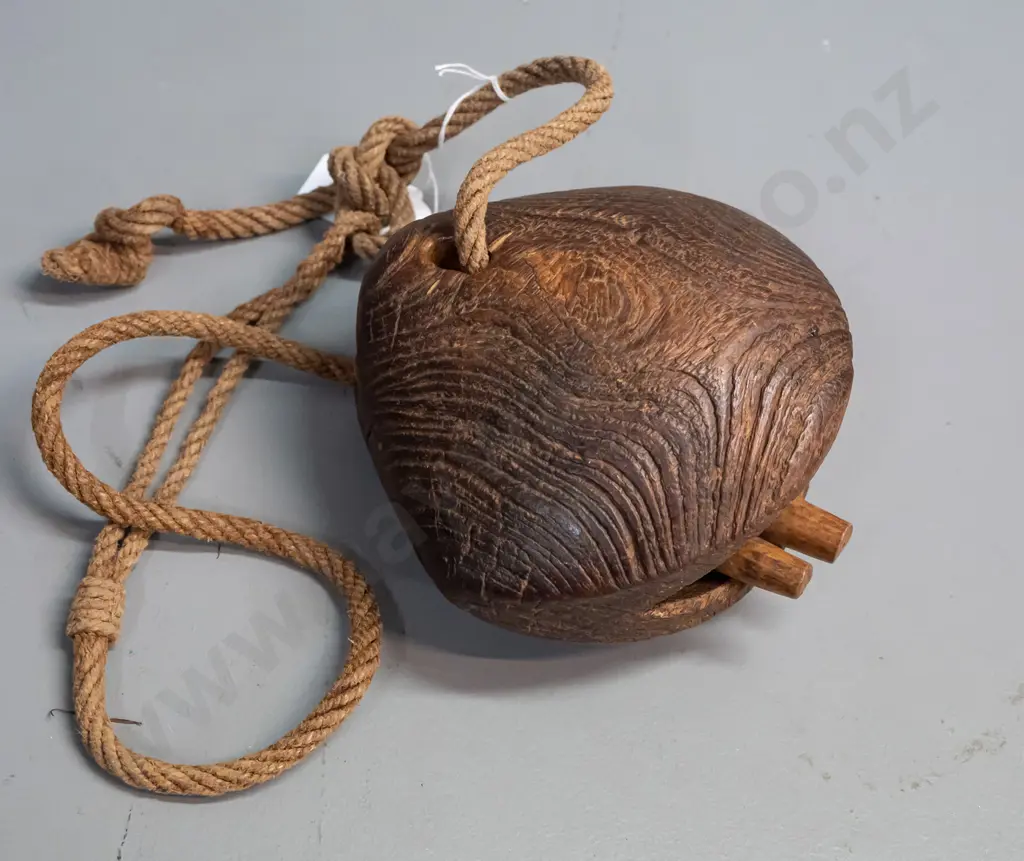 Somali carved wood camel bell - some age wear and minor splitting W-170 Image 1++