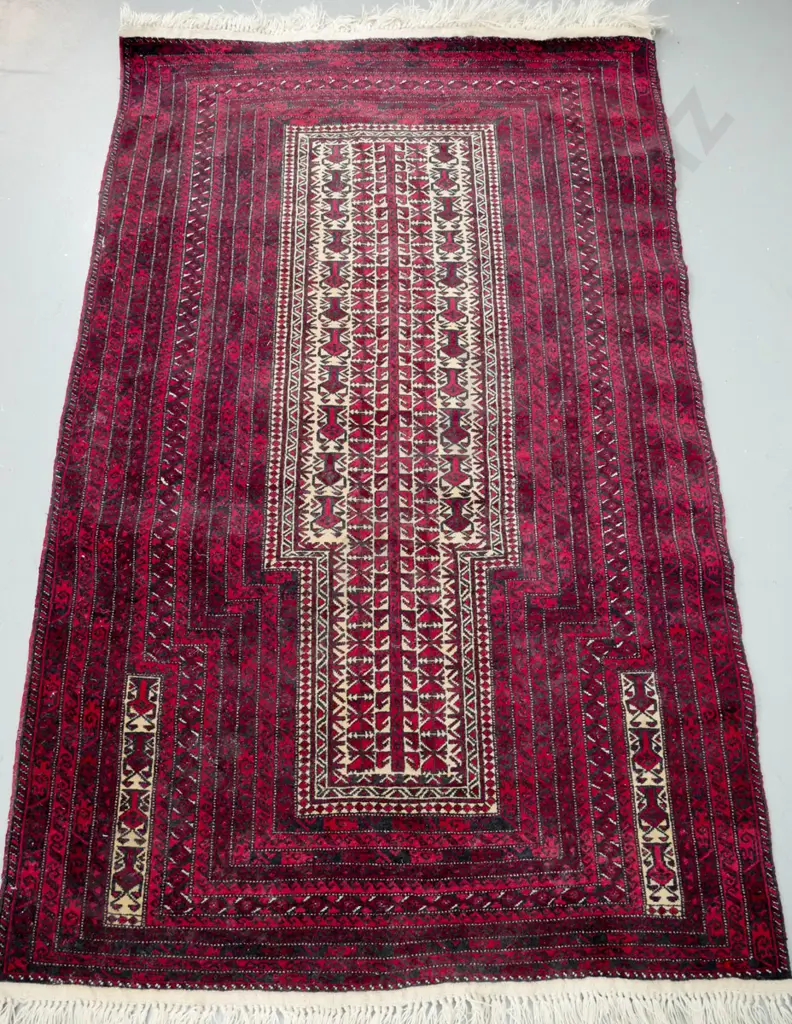 small hand tufted Persian style floor mat L1480 W970 Image 1++