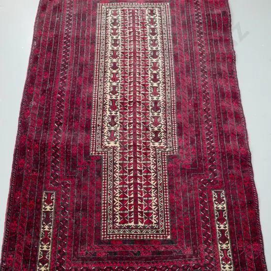small hand tufted Persian style floor mat L1480 W970