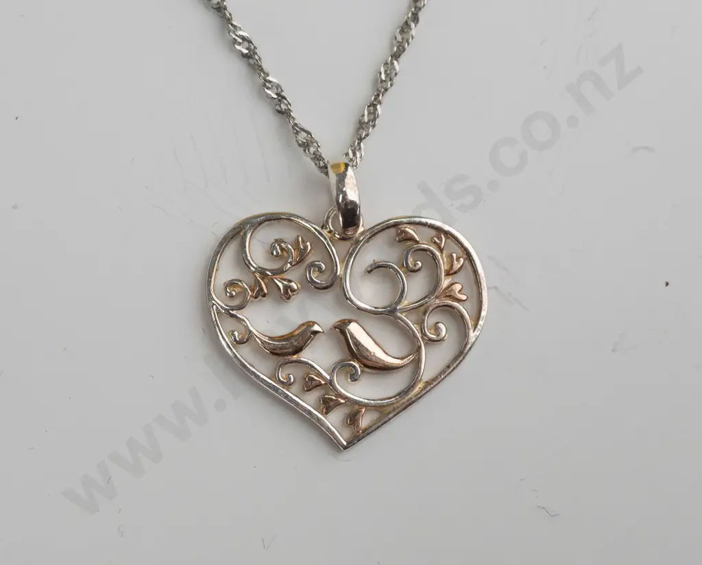 silver heart necklace stamped 925 Image 1++