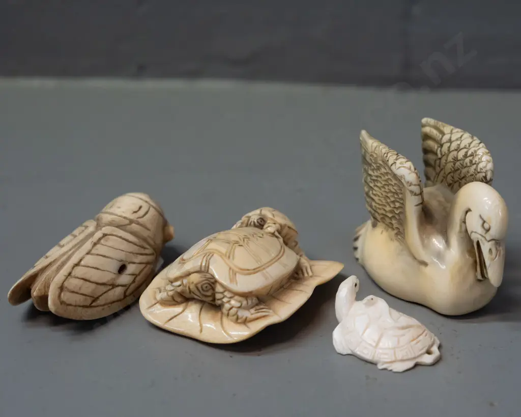 4 faux ivory or bone figures and/or netsuke - animals and insects Image 1++