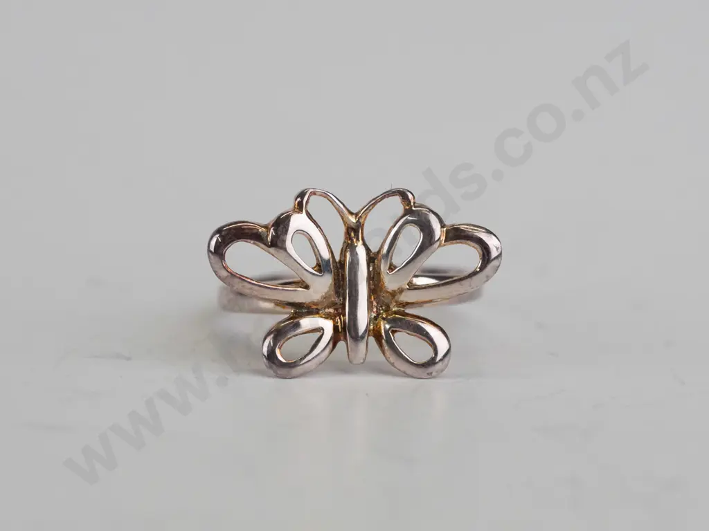 sterling silver butterfly themed ring  - size M.5 Image 1++