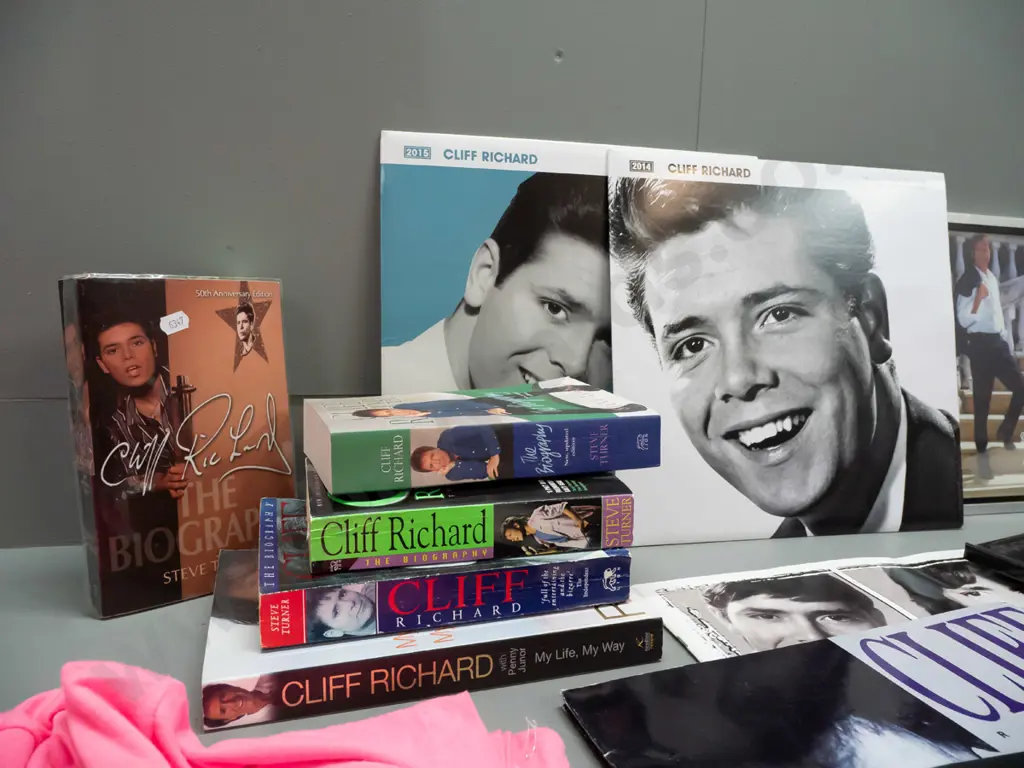 very large collection of Cliff Richard books and memorabilia - calendars, photographs, 2 records, assorted books, signed Image 1++