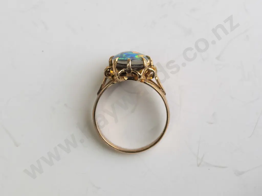 9ct gold opal triplex ring 3.8gms  - size N.5 Image 1++